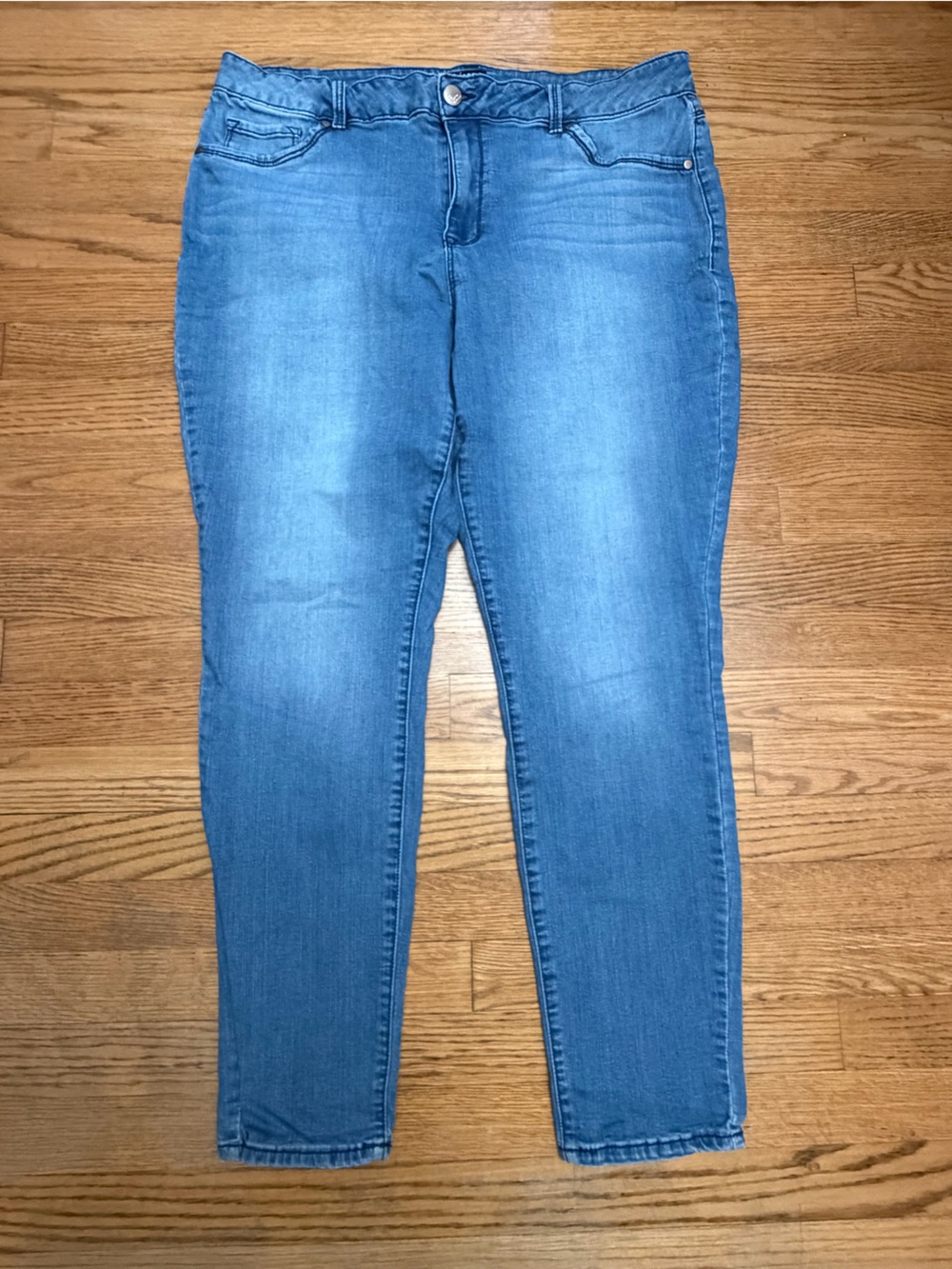 d.jeans Women’s Stretch Jeans Size 20W Medium Wash